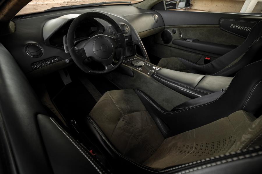 Интерьер Lamborghini Reventon 2008 года  (NA) (фото 20 из 38)